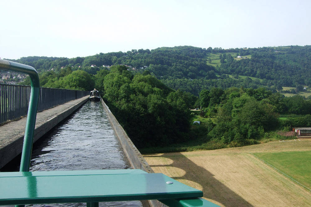 llangollen barge trips