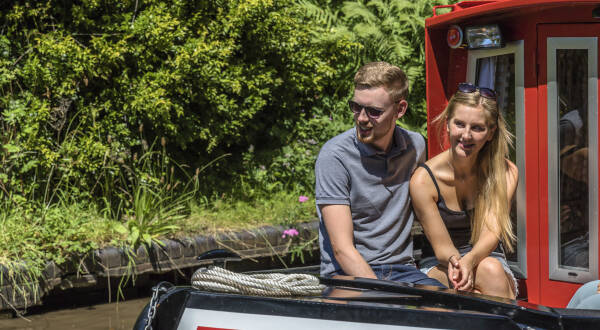 midweek breaks for couples on canal boat