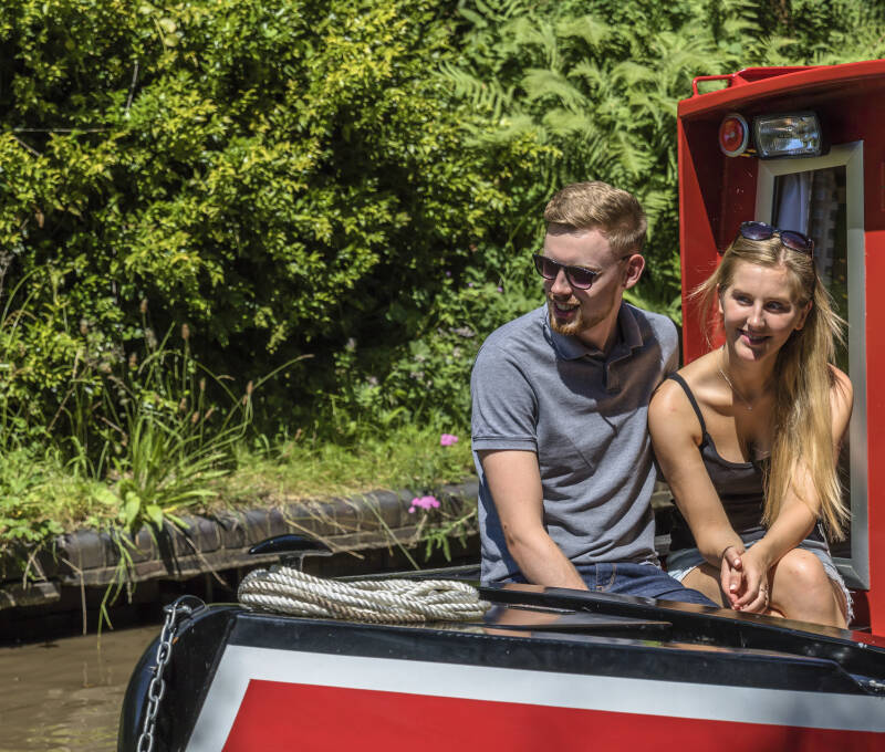 midweek breaks for couples on canal boat