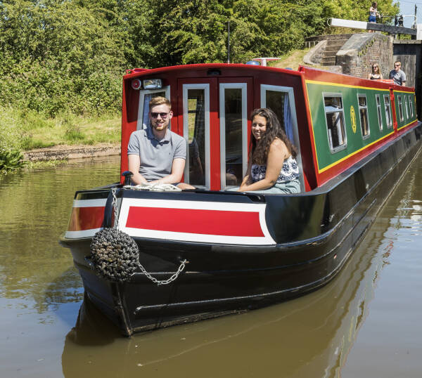 canal boat trips from hungerford