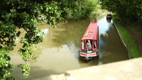 riverboat hire uk