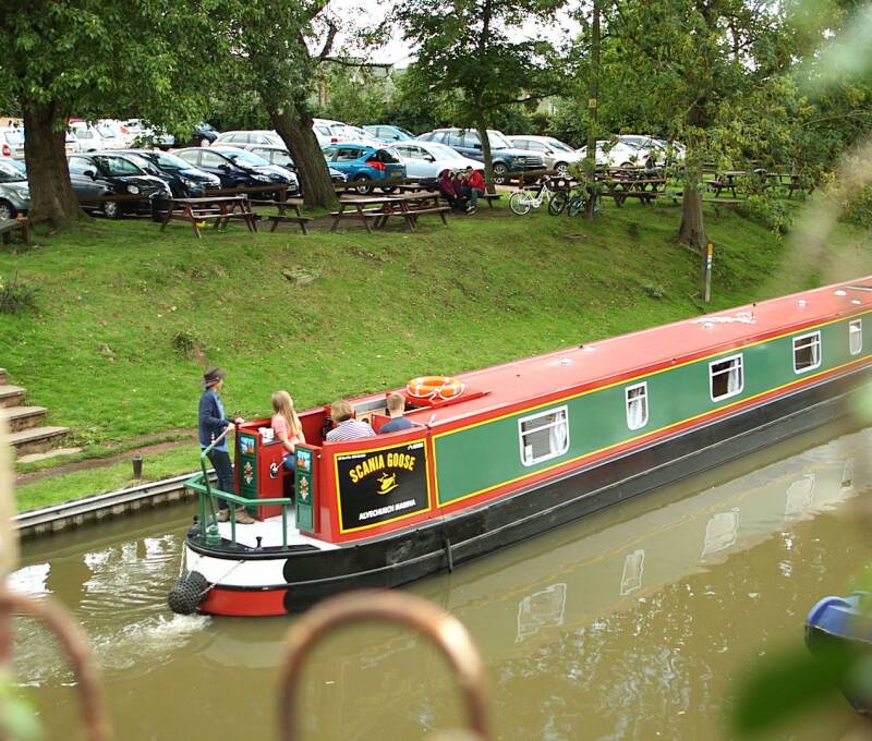 celebrity 5 go barging